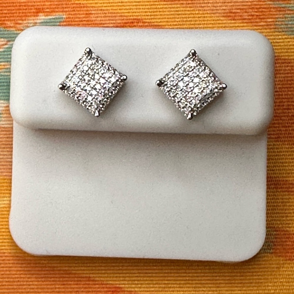 Moissanite- 925 Sterling Silver Stud Earrings - Picture 5 of 5